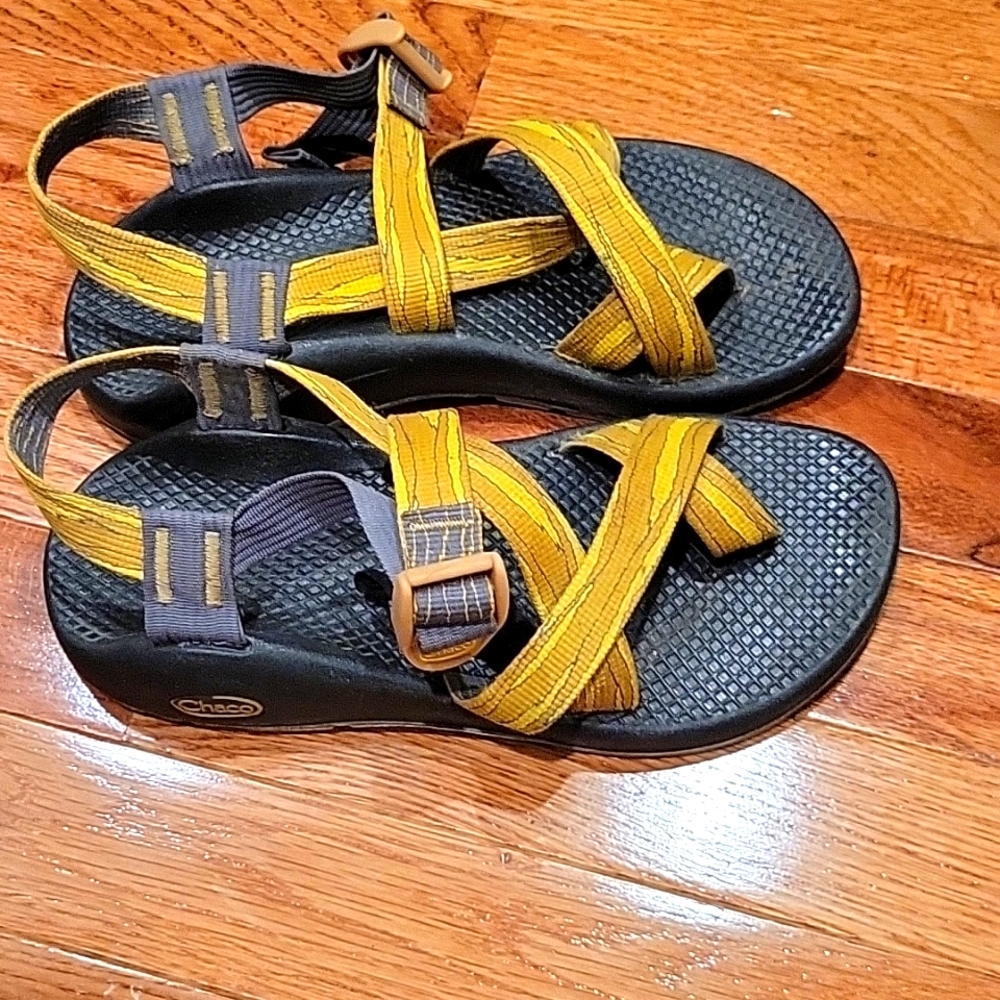 Women's Chaco sandals, yellow 6
